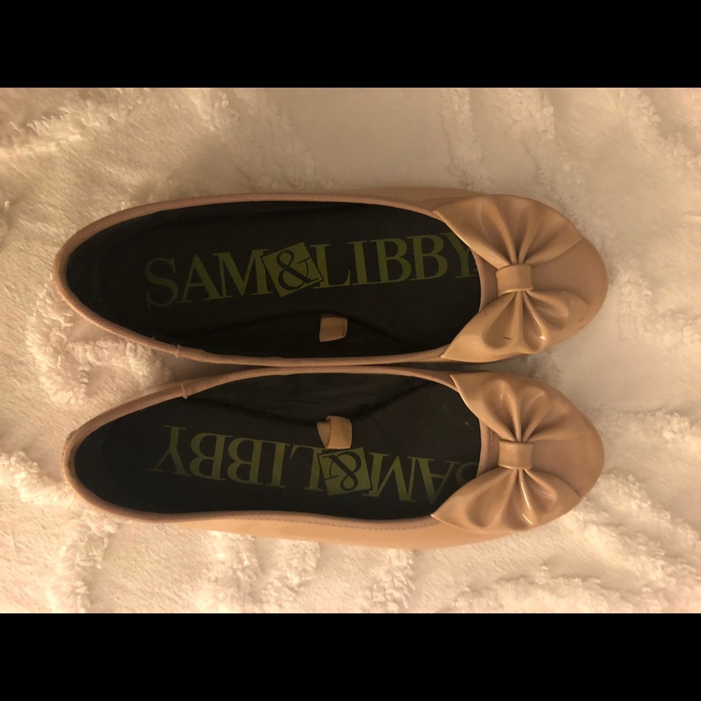 Nude Flats